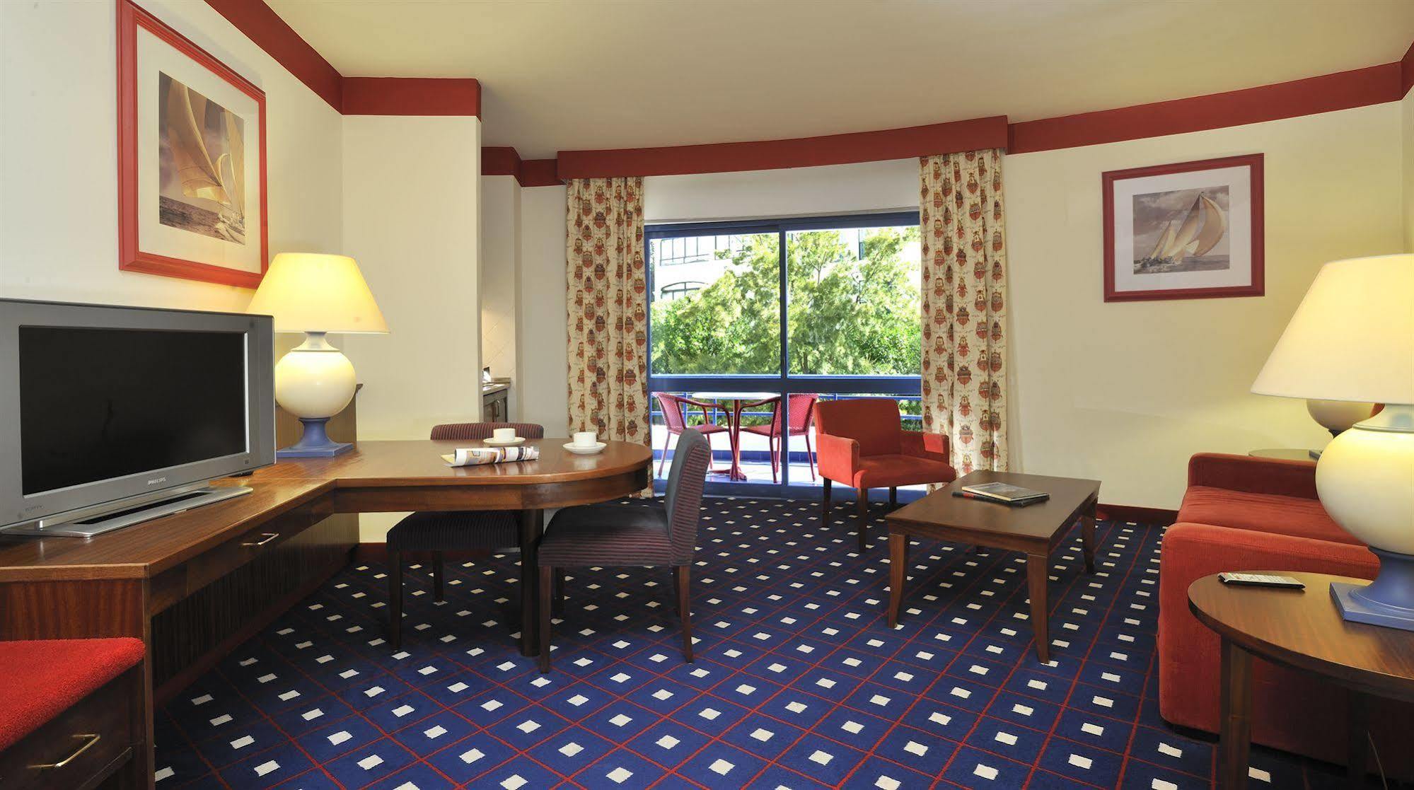 Hotel Pestana Cascais Ocean & Conference Aparthotel Room photo